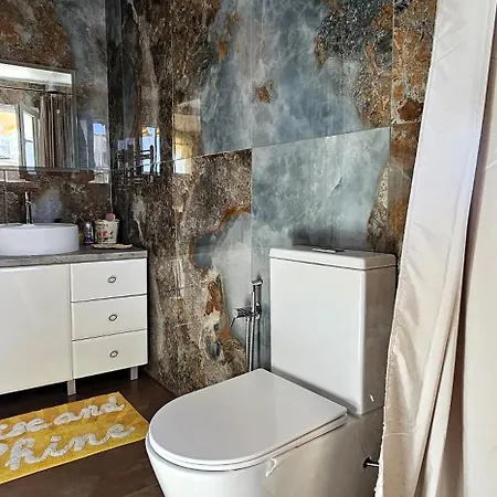 Apartment Nuci's Place 3, Cozy 1 Bedroom With Balcony Near Bllok