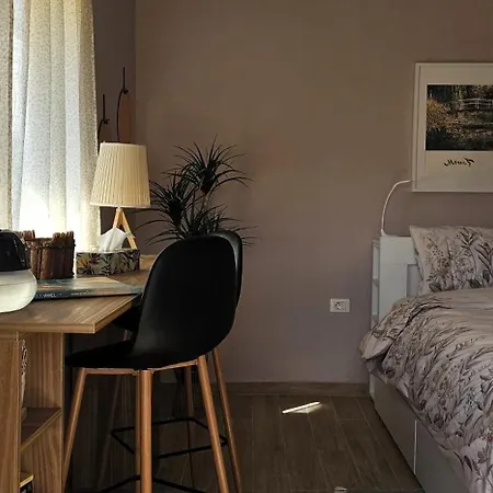 Apartment Nuci's Place 3, Cozy 1 Bedroom With Balcony Near Bllok