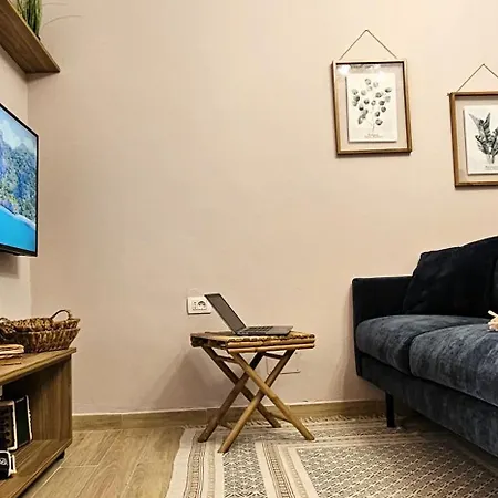 公寓 Nuci's Place 3, Cozy 1 Bedroom With Balcony Near Bllok 地拉那