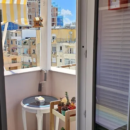 דירה Nuci's Place 3, Cozy 1 Bedroom With Balcony Near Bllok *