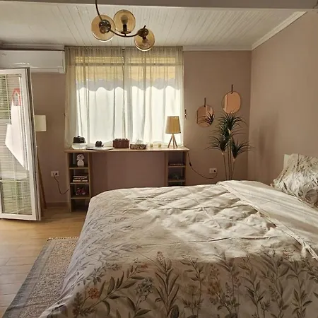 Nuçi's Place 3, Cozy 1 Bedroom With Balcony Near Bllok