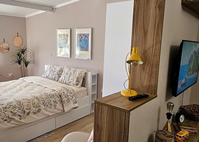 Apartmán Nuci's Place 3, Cozy 1 Bedroom With Balcony Near Bllok Tirana