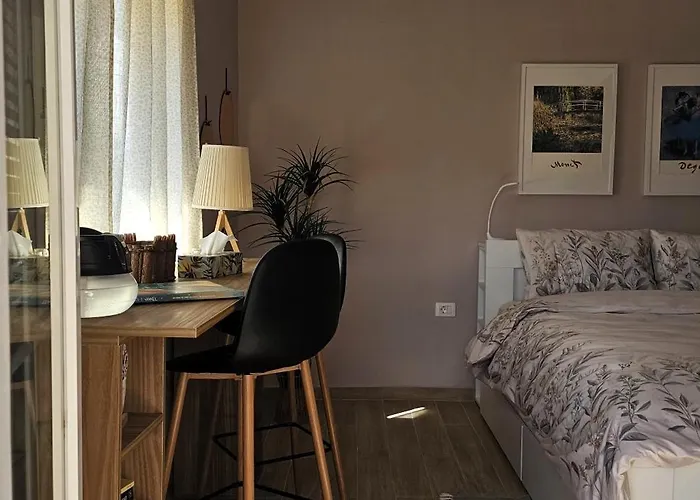 Apartment Nuci's Place 3, Cozy 1 Bedroom With Balcony Near Bllok