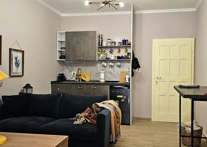 Apartmán Nuci's Place 3, Cozy 1 Bedroom With Balcony Near Bllok *
