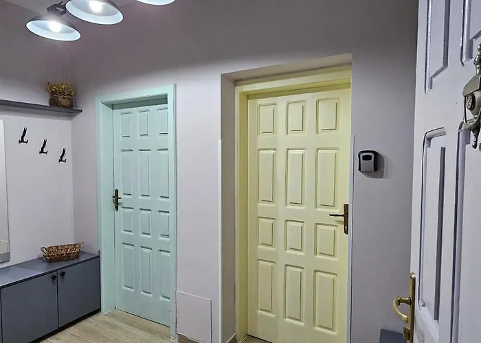 Nuci's Place 3, Cozy 1 Bedroom With Balcony Near Bllok