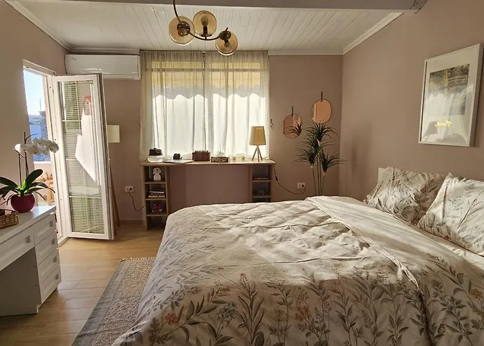 Nuci's Place 3, Cozy 1 Bedroom With Balcony Near Bllok